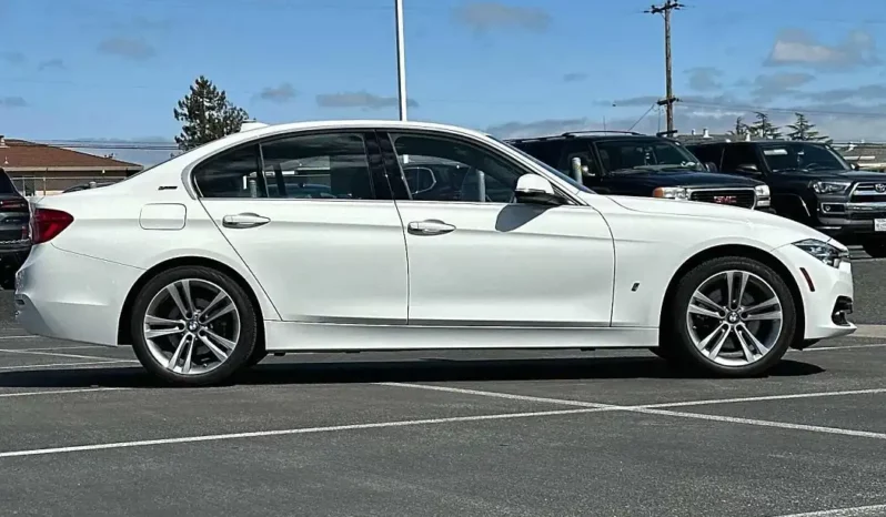 
								Used 2018 BMW – 330e full									