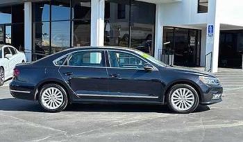 
										Used 2017 Volkswagen Passat full									