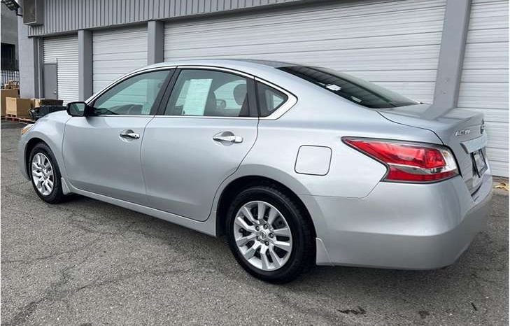 
								Used 2015 Nissan Altima Nissan full									