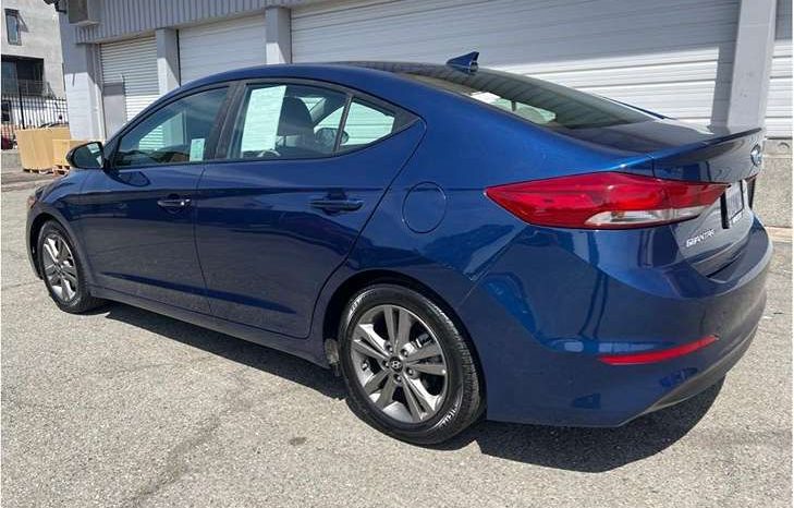 
								Used 2018 Hyundai Elantra full									