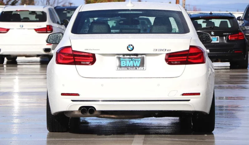 
								Used 2018 BMW – 330e full									