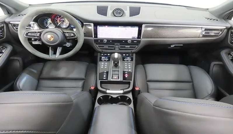 
								Used 2022 Porsche Macan full									