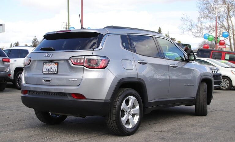 
								Used 2019 Jeep Compass full									