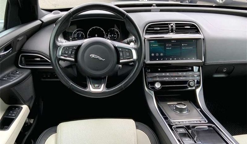 
								Used 2018 Jaguar XE full									