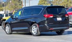 Used 2017 Chrysler Pacifica