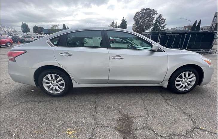 
								Used 2015 Nissan Altima Nissan full									