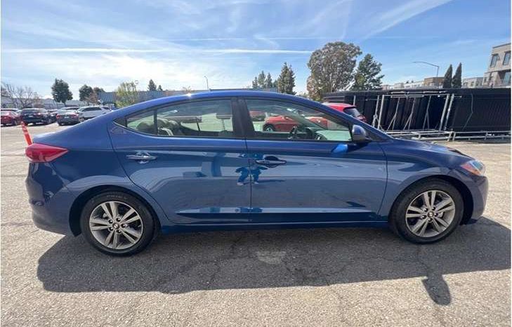 
								Used 2018 Hyundai Elantra full									