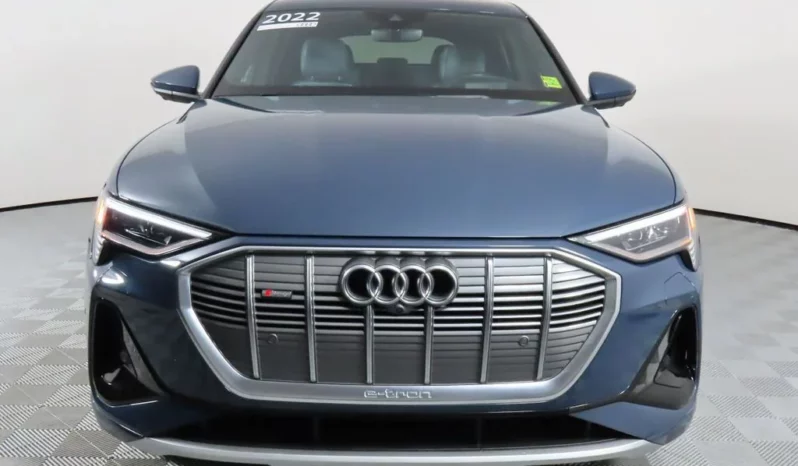 
								Used 2022 Audi e-tron full									