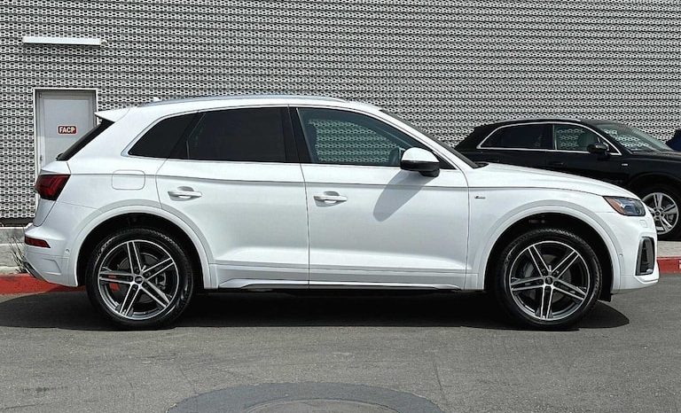 
								Used 2021 Audi Q5 full									