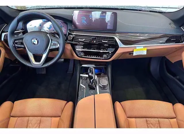 
								New 2023 BMW – 530e full									