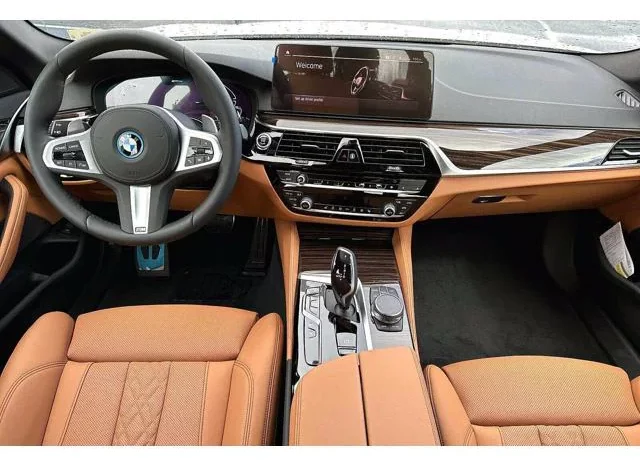 
								New 2023 BMW – 530e full									