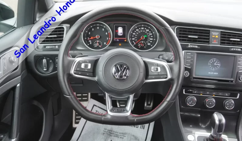 
								Used 2017 Volkswagen Golf full									