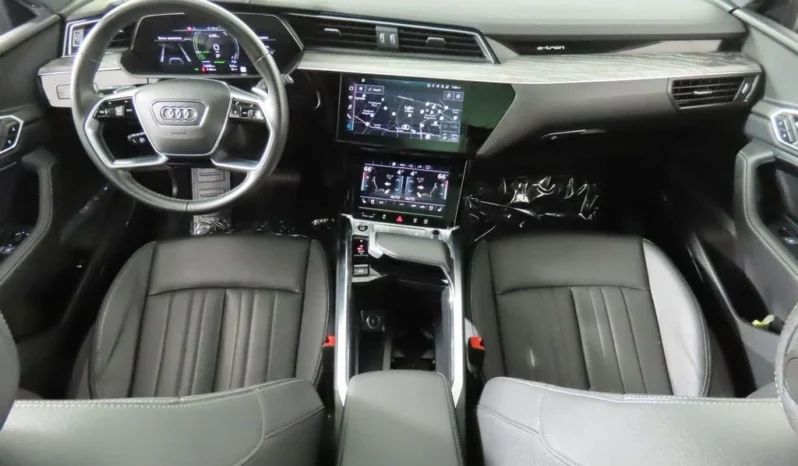 
								Used 2022 Audi e-tron full									