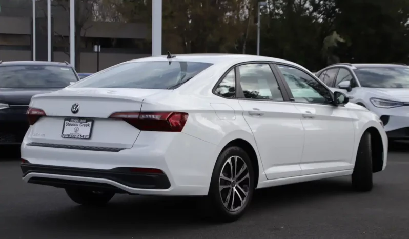 
								New 2023 Volkswagen Jetta full									