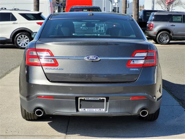 
								Used 2018 Ford Taurus full									