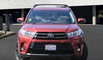 
										Used 2017 Toyota Highlander full									