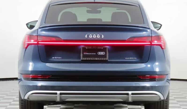 
								Used 2022 Audi e-tron full									