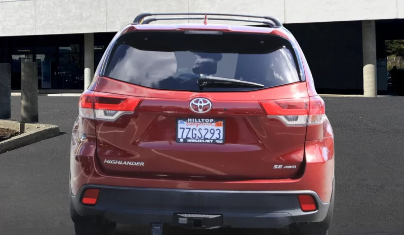 
								Used 2017 Toyota Highlander full									