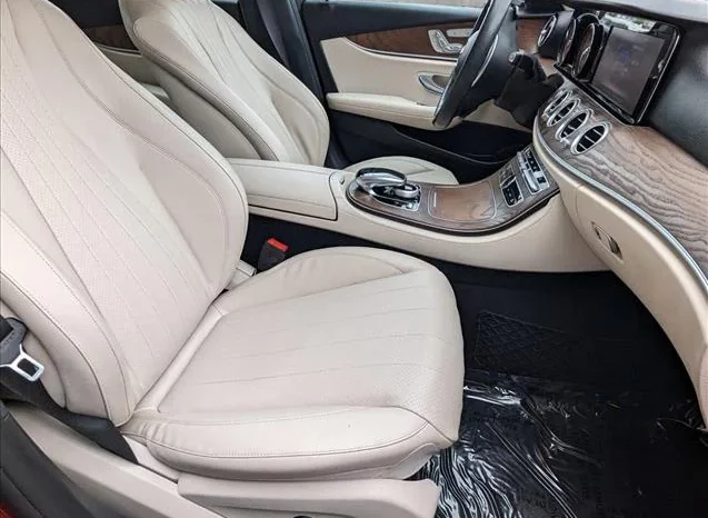 
								Used 2019 Mercedes-Benz E 300 full									