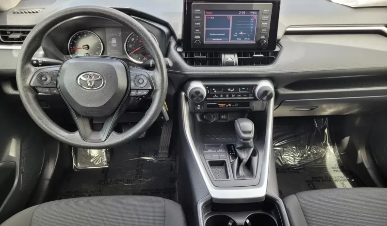 
								Used 2019 Toyota RAV4 full									